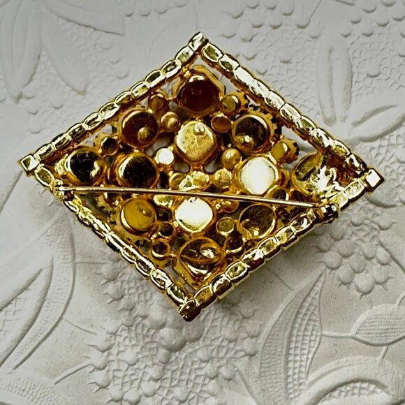 FABULOUS Vintage Juliana Style Domed Brooch in Beautiful Green and Ambar with Sq - Picture 5 of 5